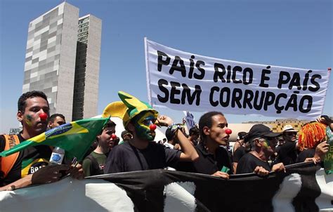 A Rebelião de Trịnh Sĩ Tóng: Uma Luta Contra a Corrupção e o Abuso de Poder na Dinastia Lý